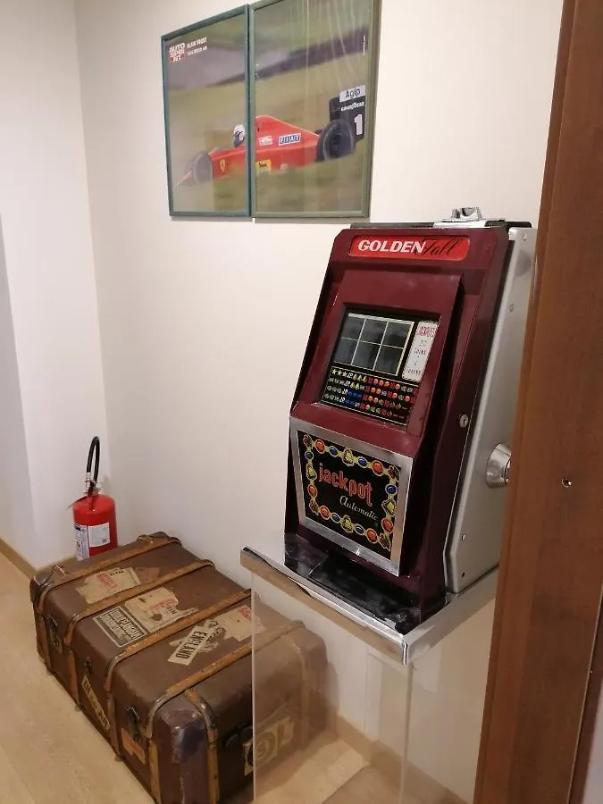 Ferrari Formula 1 Hotel Orio al Serio 0*,  Italië
